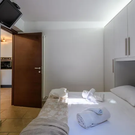 Gorgeous In Terre Roveresche