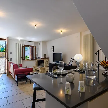 Gorgeous In Terre Roveresche * Villa del Monte (Pesaro and Urbino)